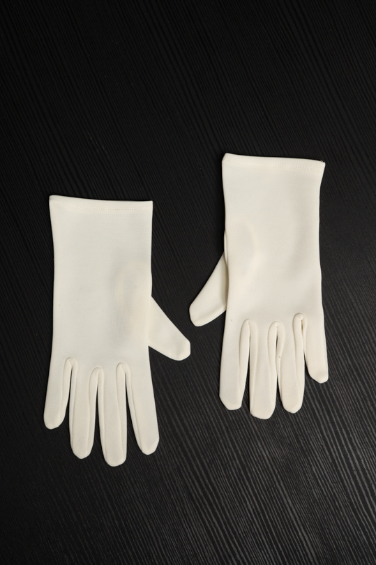 Gants courts ivoire à louer, communion ou enfant du cortège, atelier Cassandra