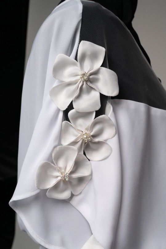 Robe de mariée Isalia en location, silhouette blousante en mousseline