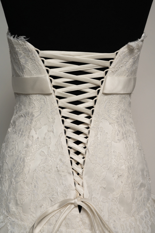 Robe princesse Clémence, laçage dos et ceinture visible sur le devant