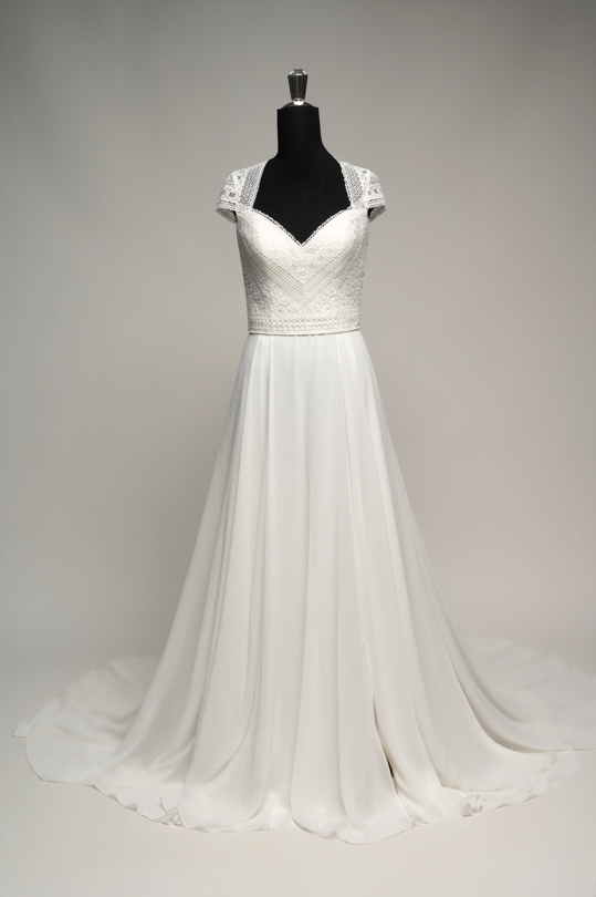 Ensemble de mariée Jade et Nina à louer, top en dentelle et jupe en mousseline à double fente avec longue traîne, atelier Cassandra