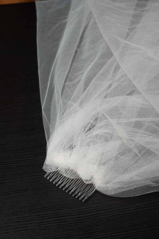 Attache du voile long Adèle, tulle et satin, peigne à cheveux