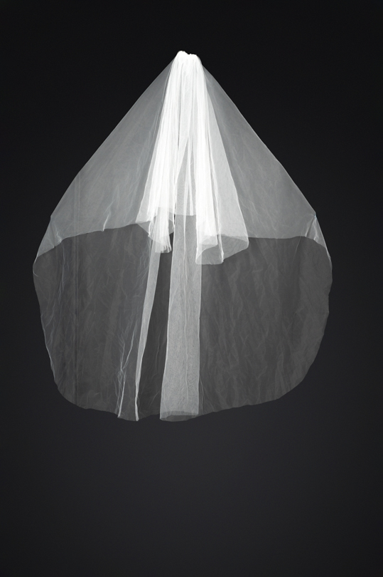 Voile mi-long Julia en tulle léger, disponible à la location